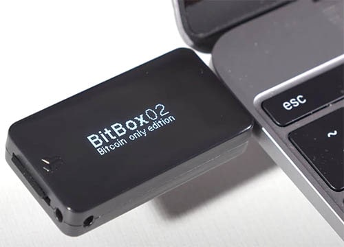 аппаратный кошелёк bitbox02