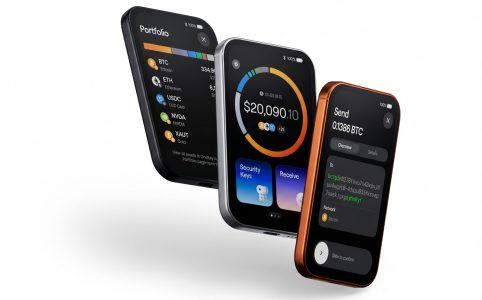 OneKey Pro 2: главный экран, портфель и подтверждение отправки BTC